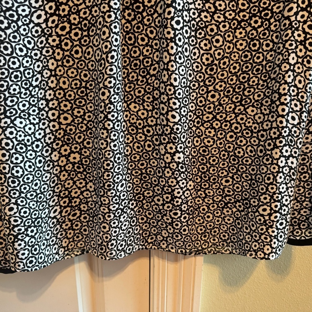 Talbots Long Sleeve Black White Floral Tie Button Down Blouse Sz L - Picture 3 of 12